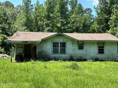 Home For Sale in Columbia, Mississippi