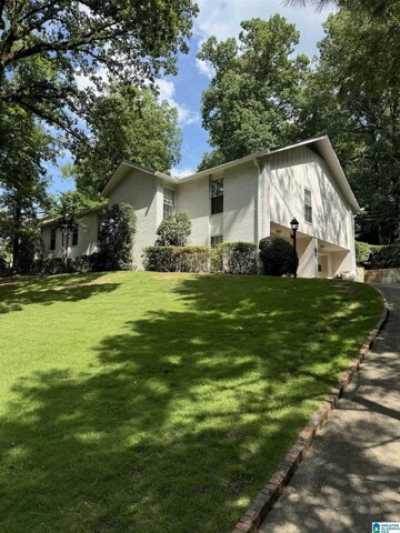 Home For Sale in Mountain Brook, Alabama