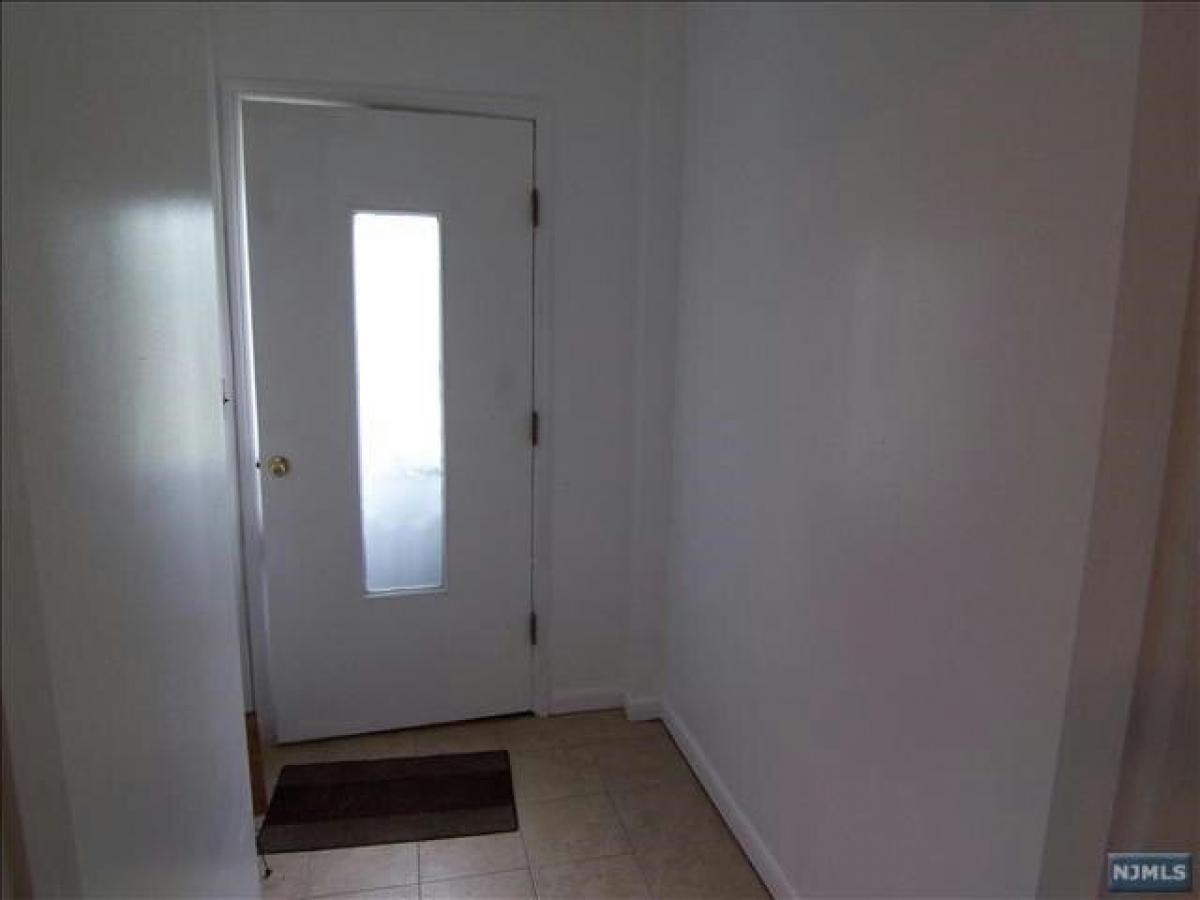 Picture of Apartment For Rent in River Vale, New Jersey, United States