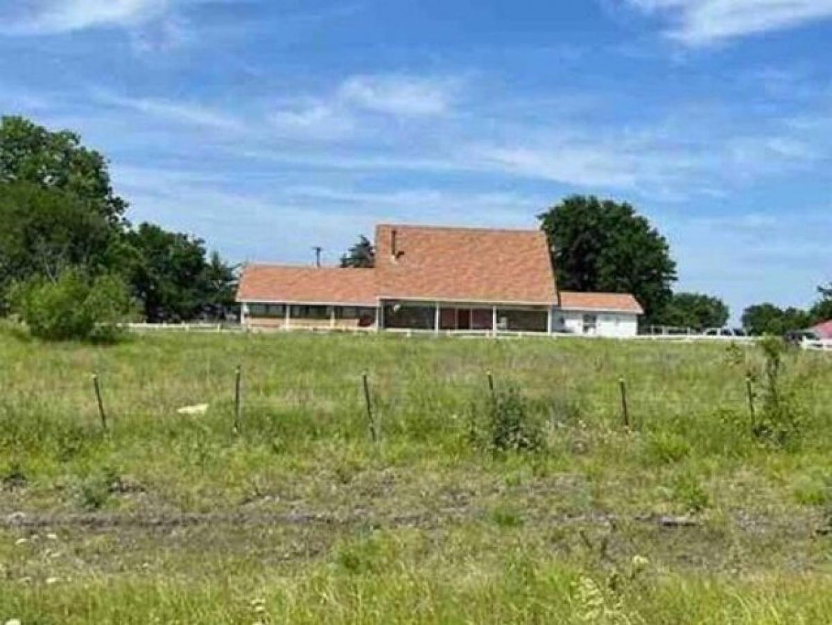 Picture of Home For Sale in Wolfe City, Texas, United States