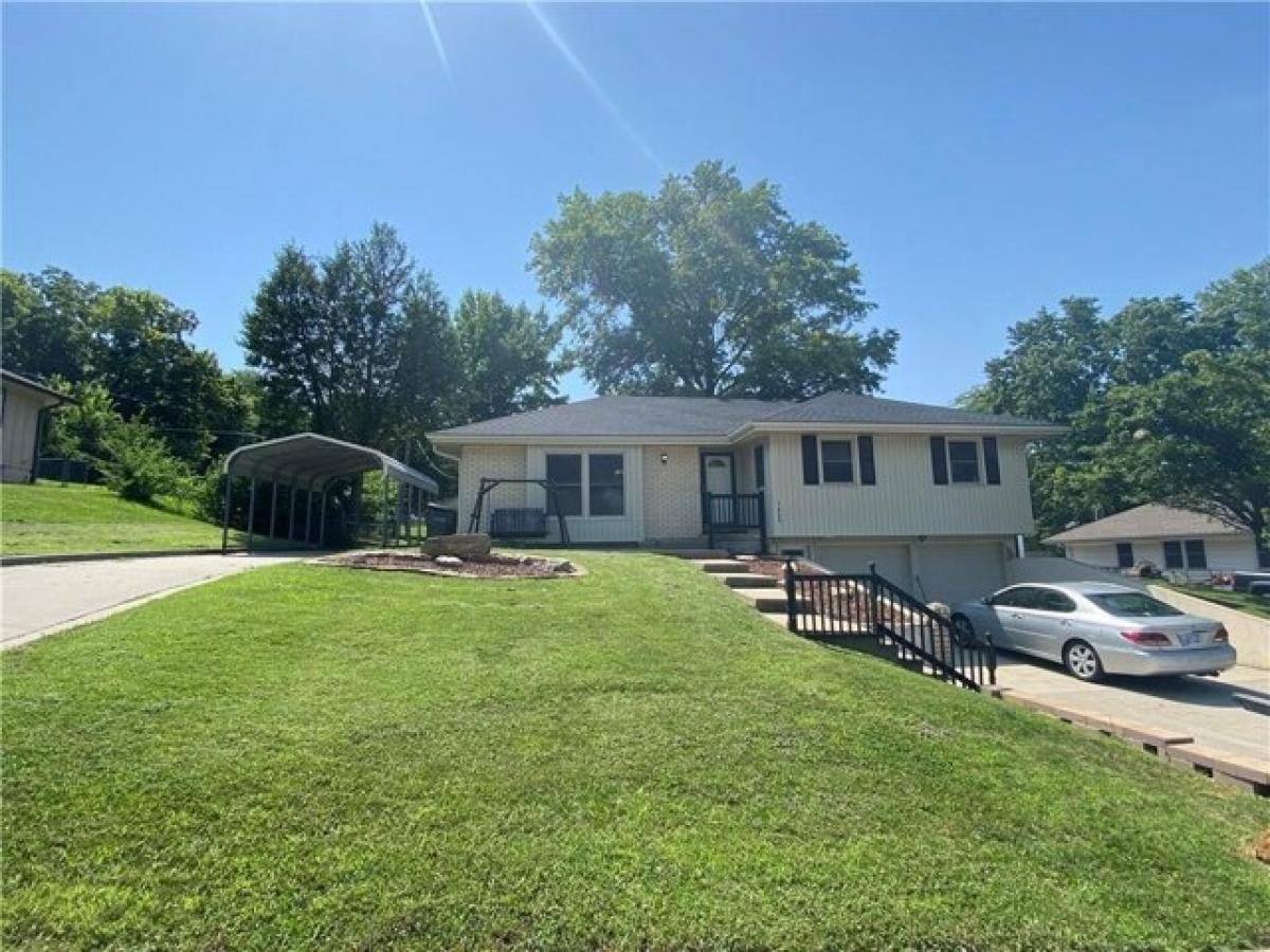 Picture of Home For Sale in Leavenworth, Kansas, United States