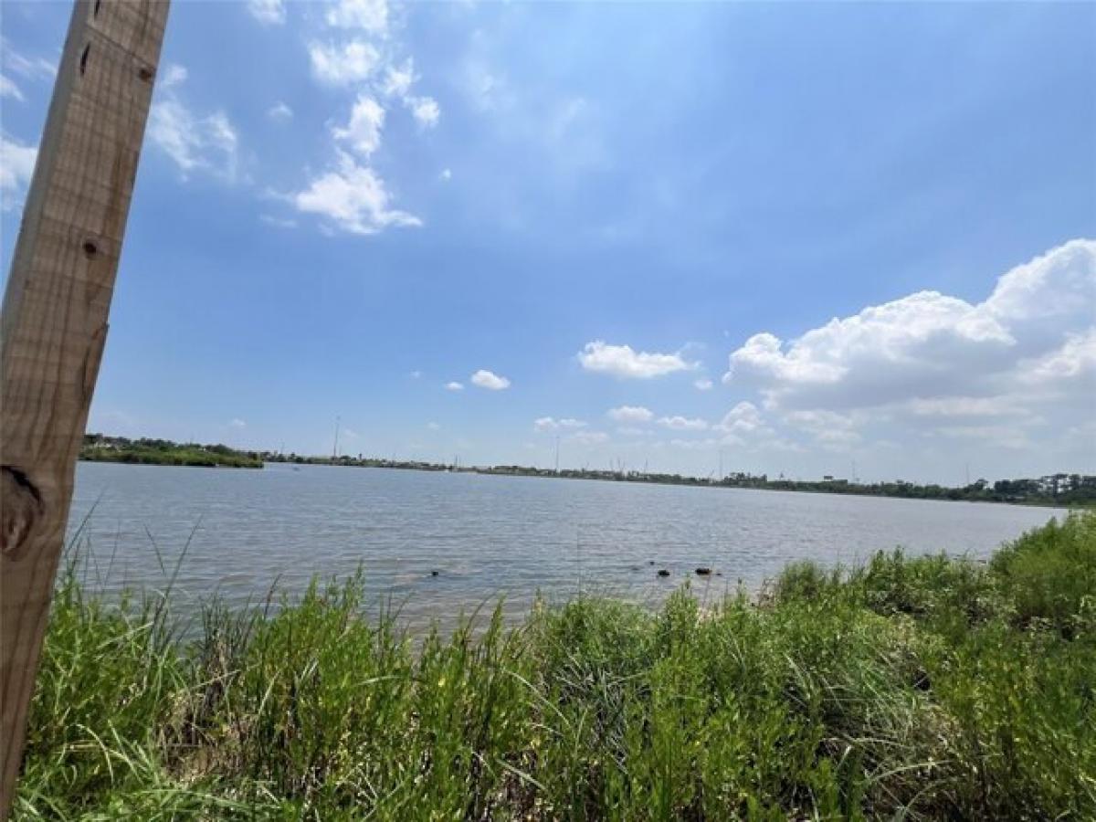 Picture of Residential Land For Sale in Channelview, Texas, United States