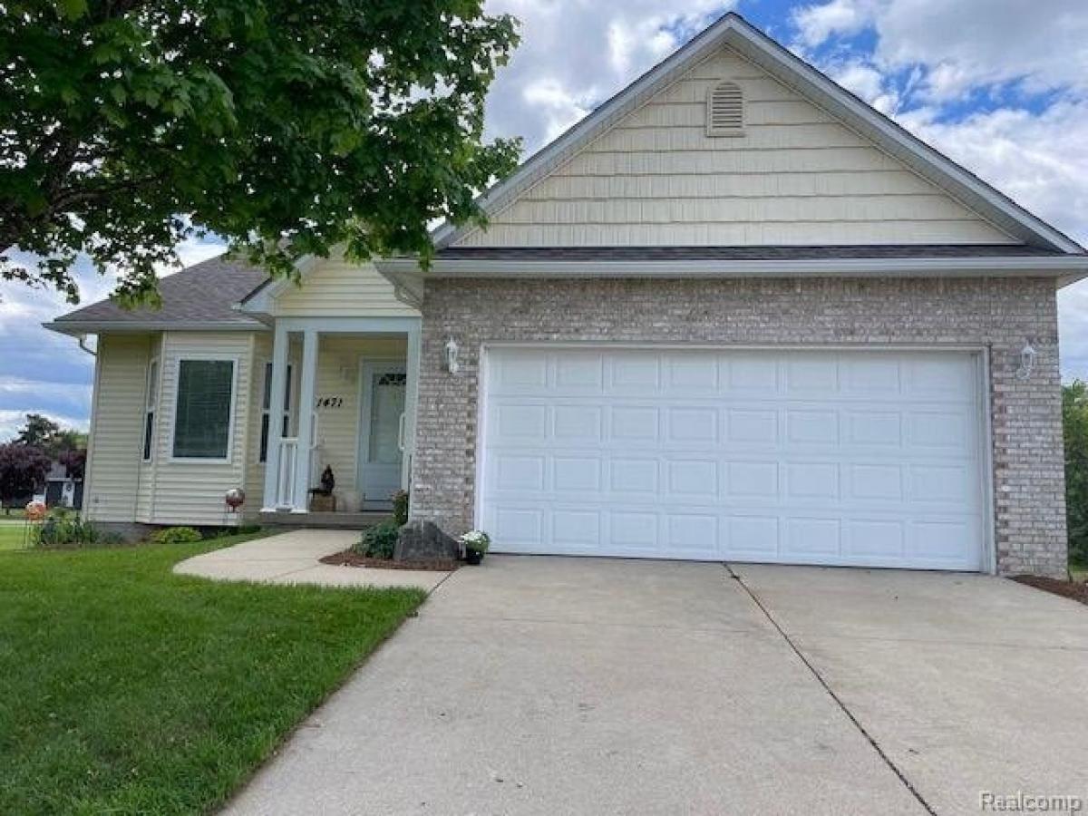 Picture of Home For Sale in Owosso, Michigan, United States