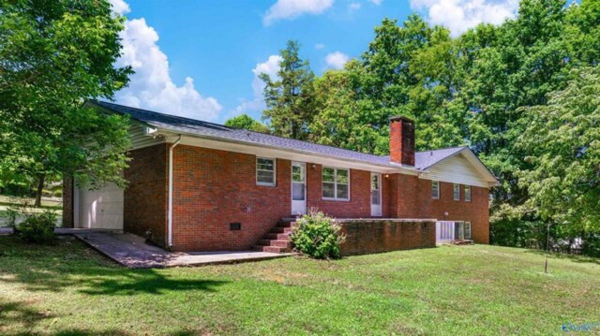 Picture of Home For Sale in Fort Payne, Alabama, United States