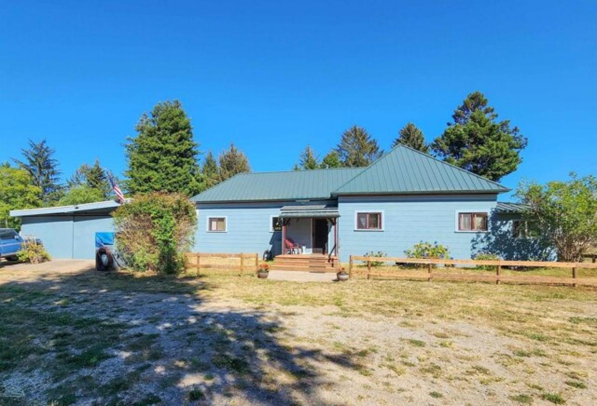 Picture of Home For Sale in Crescent City, California, United States