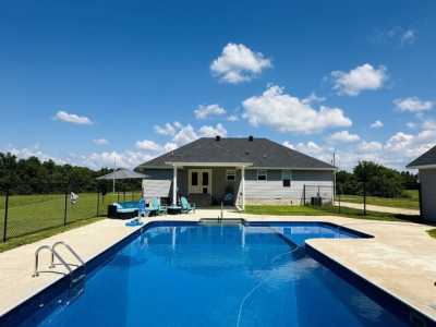 Home For Sale in Adamsville, Tennessee