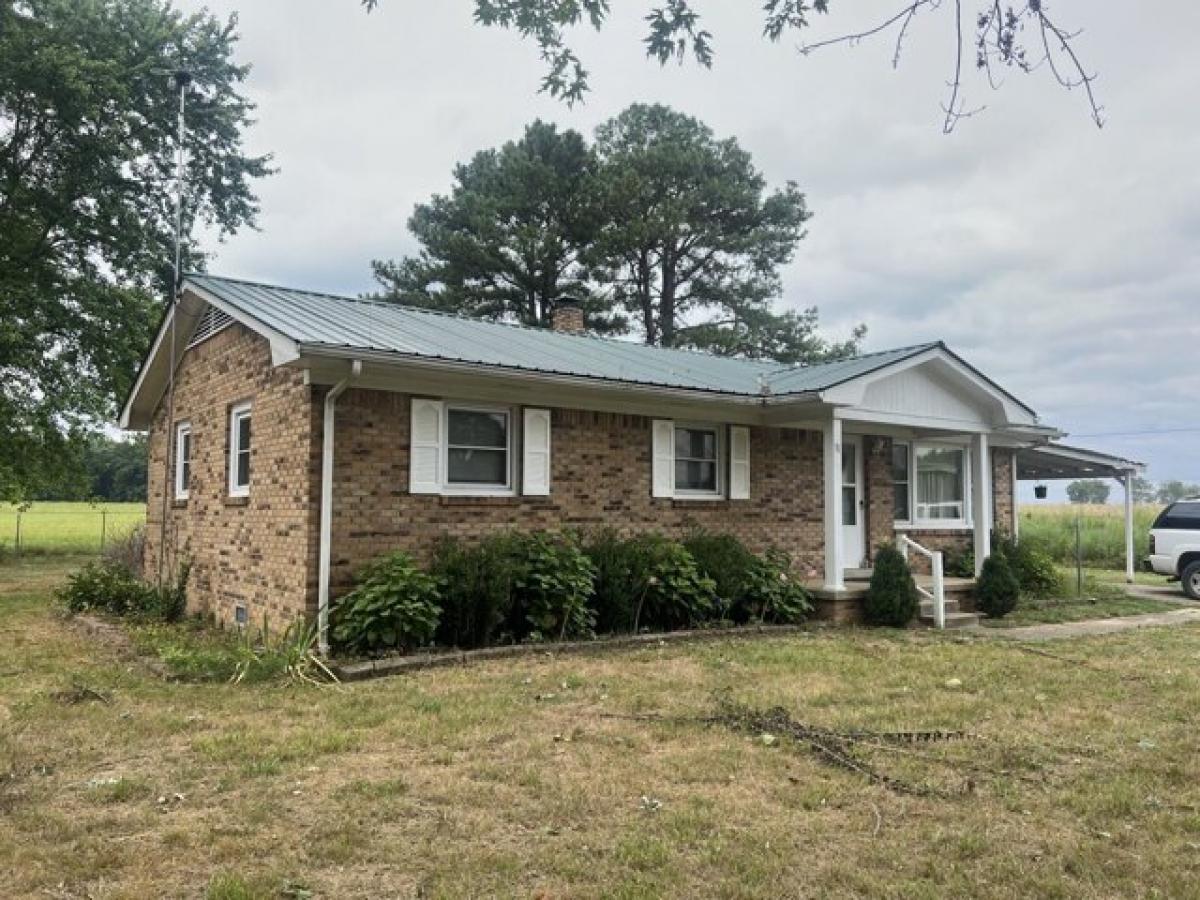 Picture of Home For Sale in Leoma, Tennessee, United States