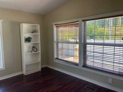 Home For Sale in Clackamas, Oregon