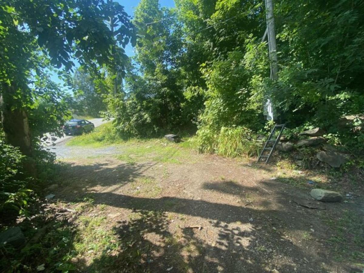 Picture of Home For Sale in Springfield, Vermont, United States