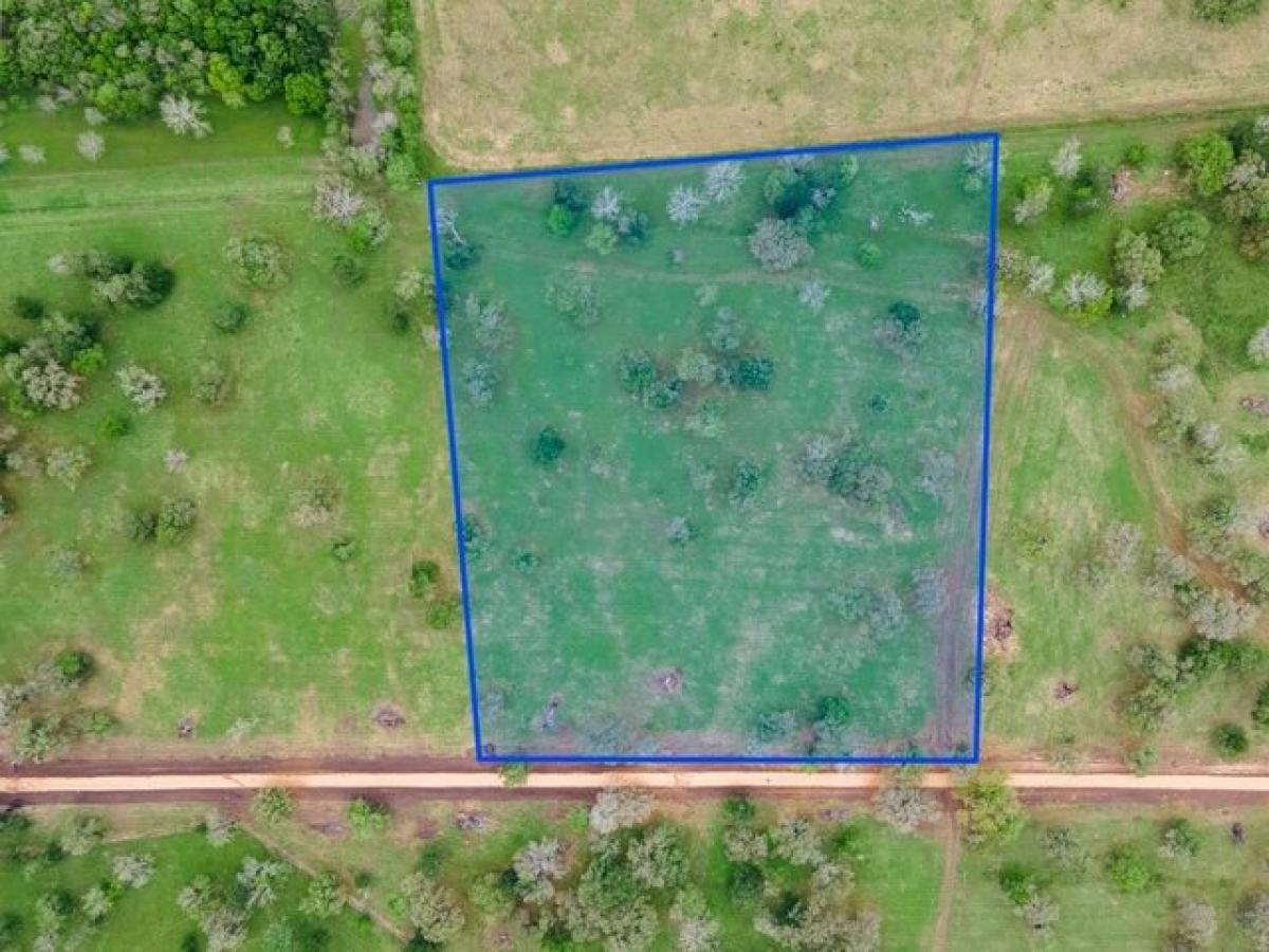 Picture of Residential Land For Sale in Van Vleck, Texas, United States