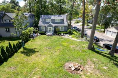 Home For Sale in Williams Bay, Wisconsin