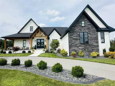 Home For Sale in Alvaton, Kentucky