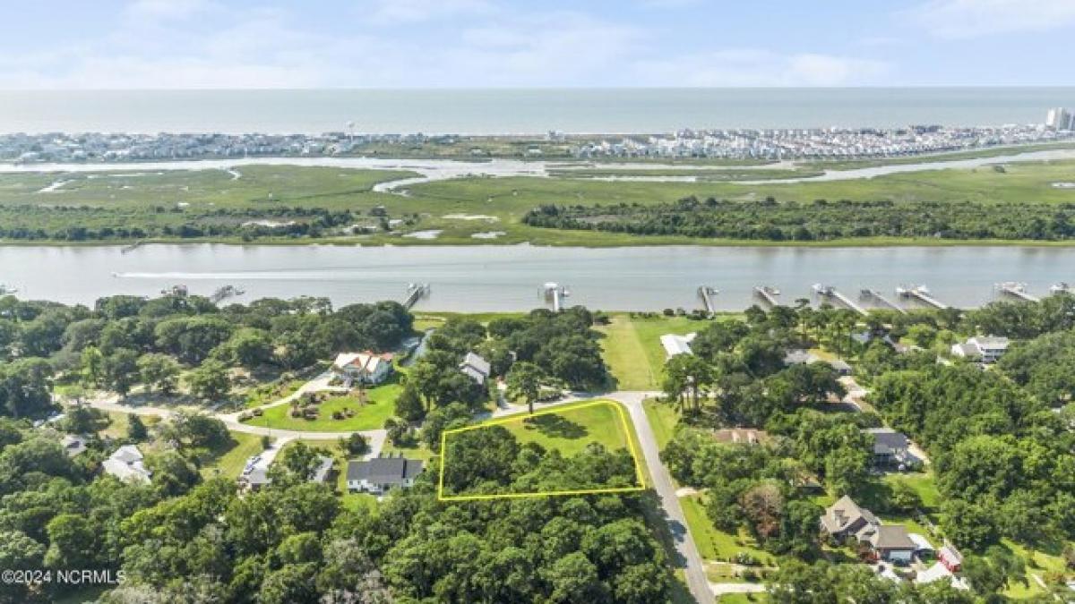 Picture of Residential Land For Sale in Ocean Isle Beach, North Carolina, United States