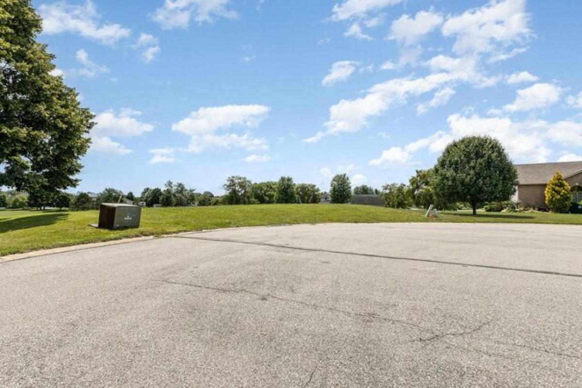 Picture of Residential Land For Sale in Crown Point, Indiana, United States