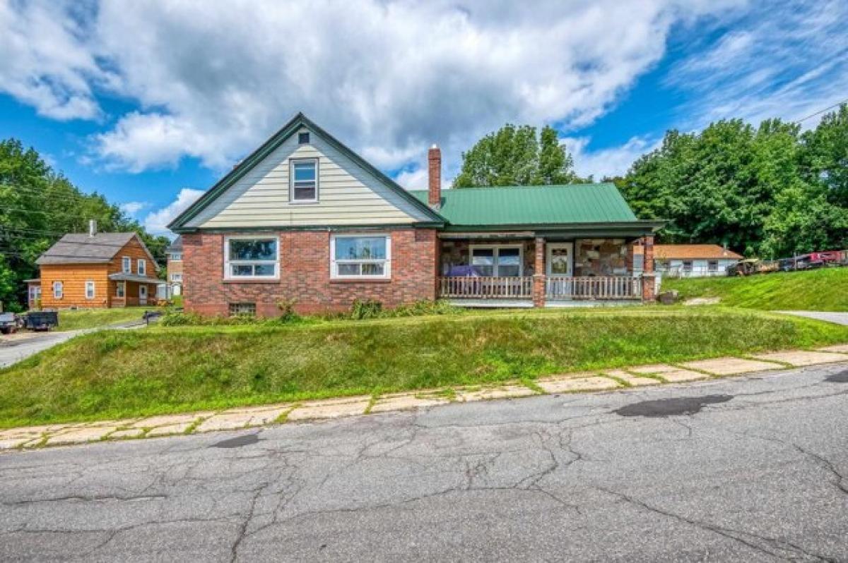 Picture of Home For Sale in Berlin, New Hampshire, United States