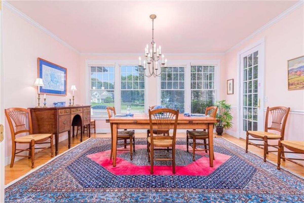 Picture of Home For Sale in North Kingstown, Rhode Island, United States