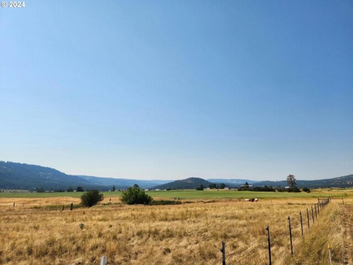 Picture of Residential Land For Sale in Elgin, Oregon, United States