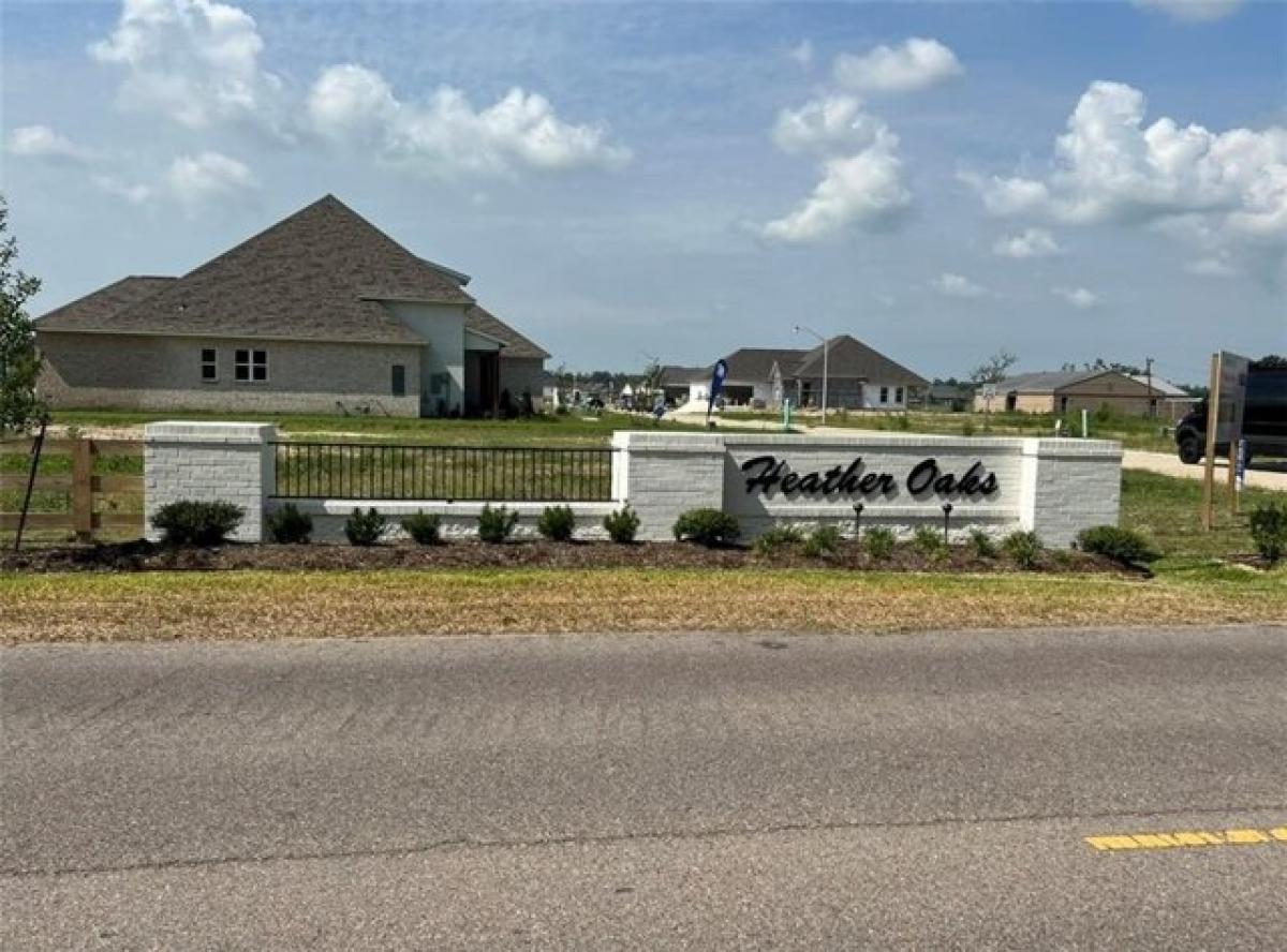 Picture of Residential Land For Sale in Luling, Louisiana, United States