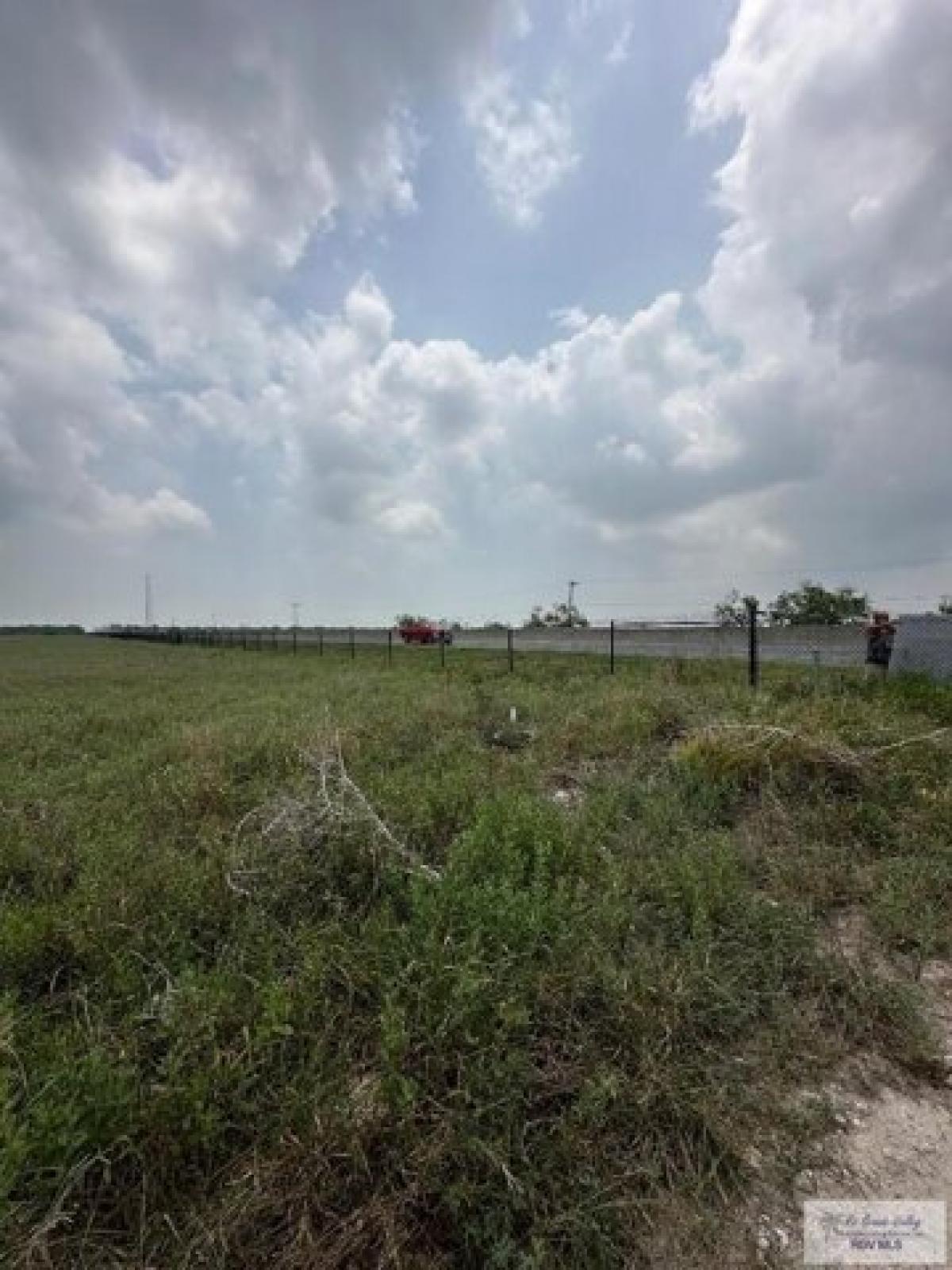 Picture of Residential Land For Sale in Los Fresnos, Texas, United States