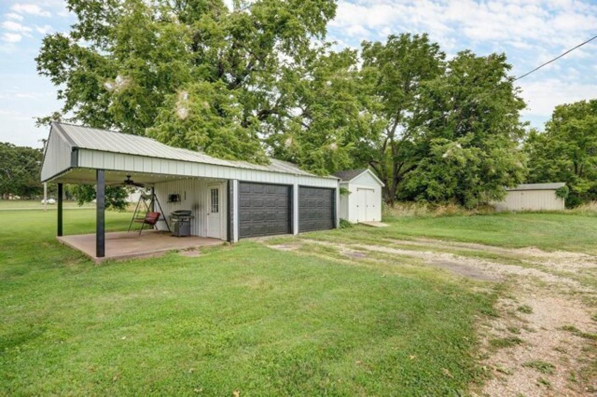 Picture of Home For Sale in Miller, Missouri, United States