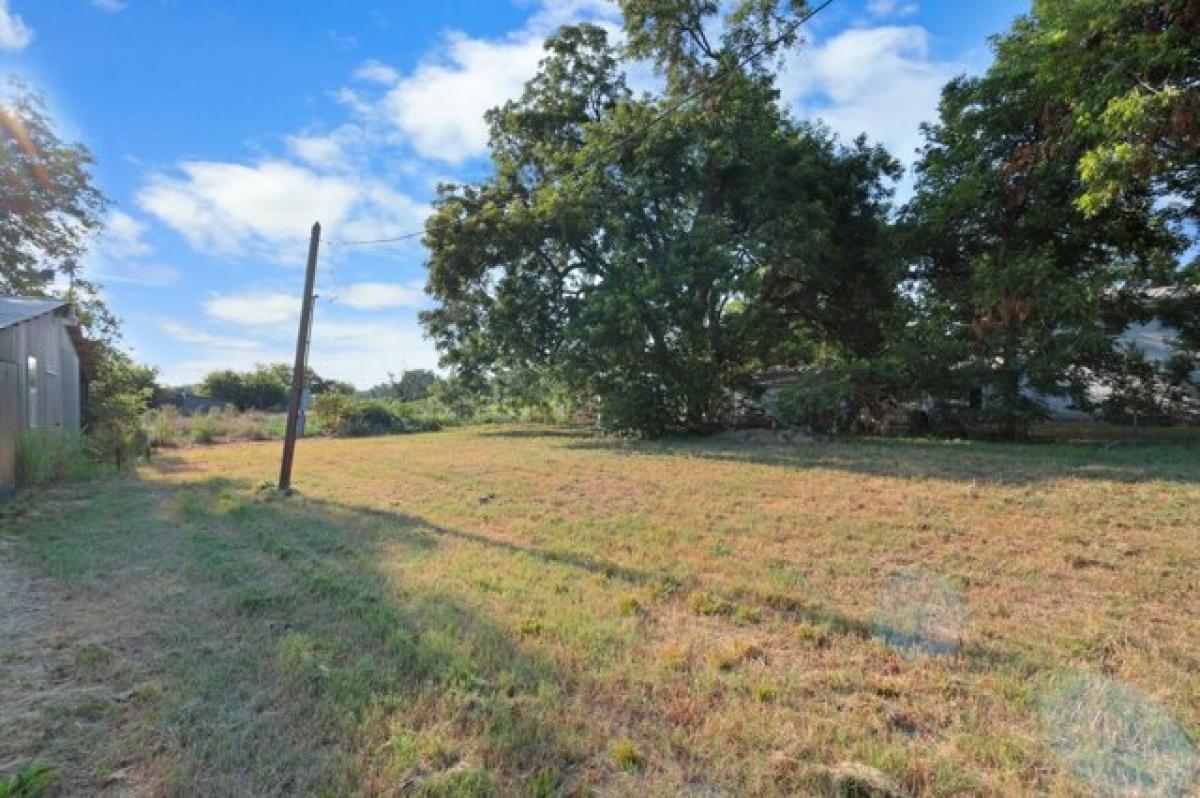 Picture of Home For Sale in Paradise, Texas, United States