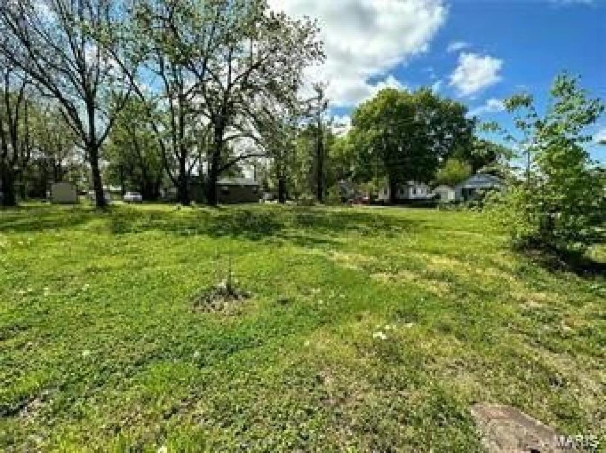 Picture of Residential Land For Sale in Lebanon, Missouri, United States