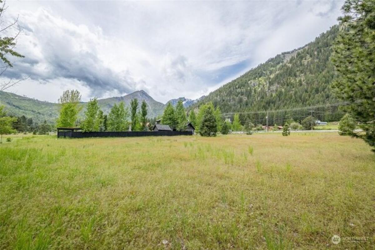 Picture of Residential Land For Sale in Leavenworth, Washington, United States