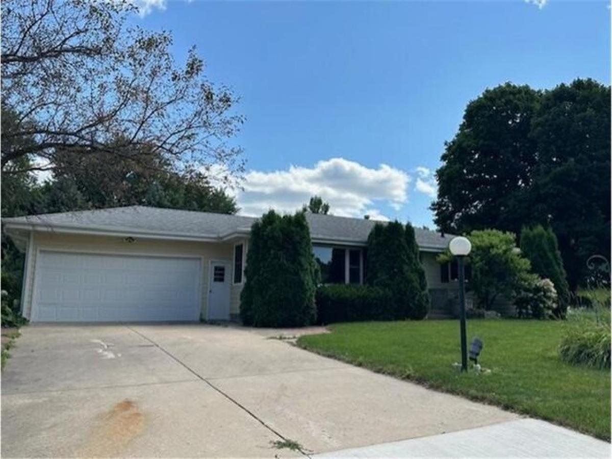 Picture of Home For Sale in Windom, Minnesota, United States