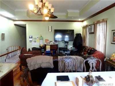 Home For Sale in Richmond Hill, New York