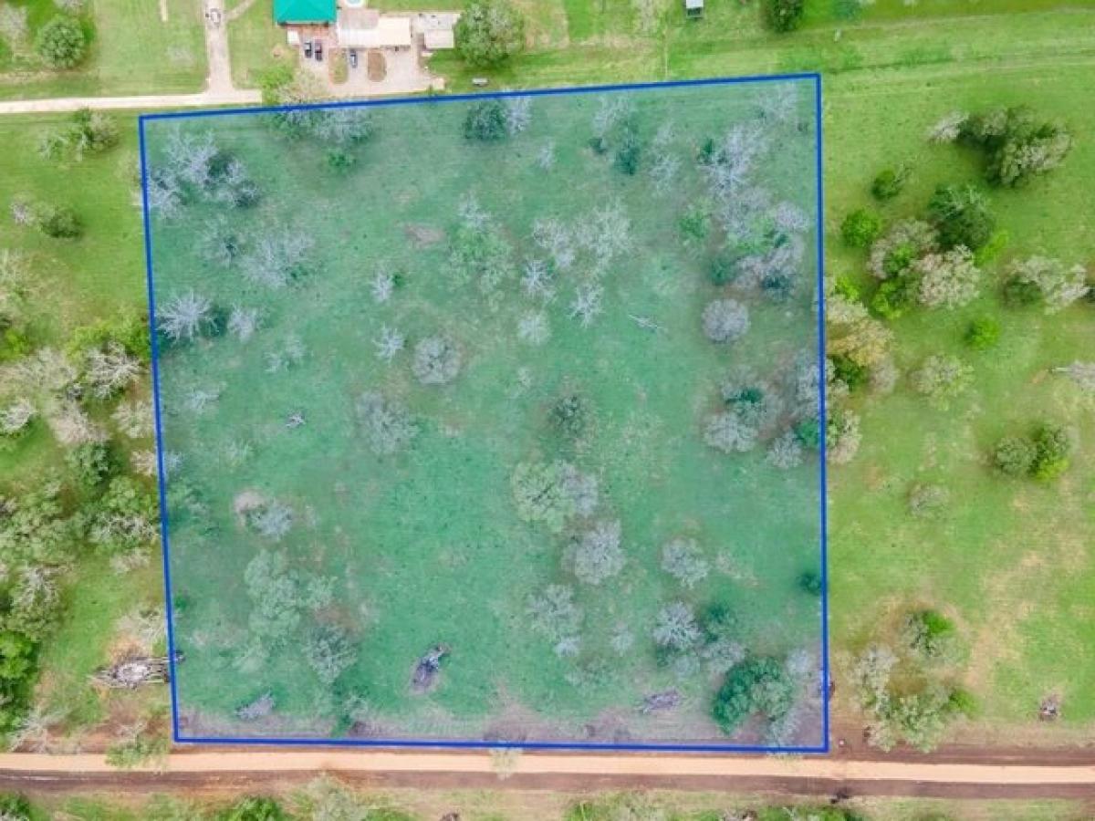 Picture of Residential Land For Sale in Van Vleck, Texas, United States