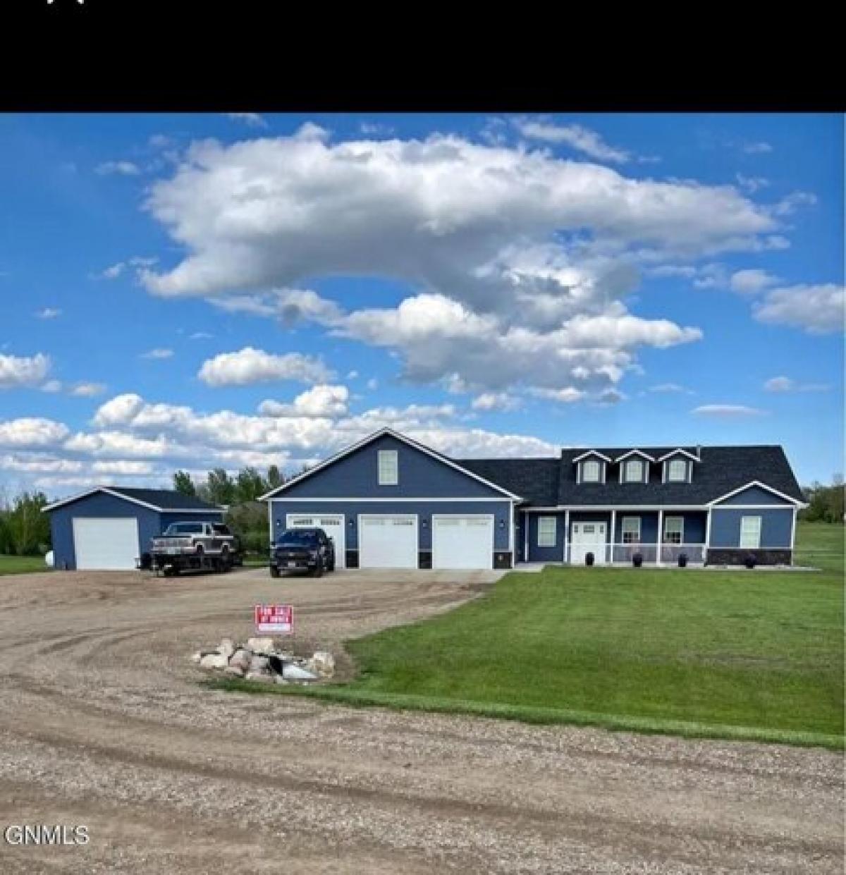 Picture of Home For Sale in Garrison, North Dakota, United States