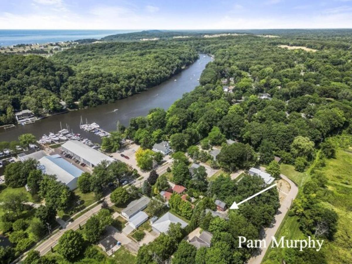 Picture of Home For Sale in Saugatuck, Michigan, United States