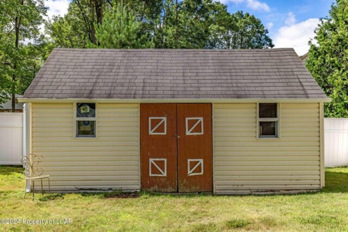 Picture of Home For Sale in Hazleton, Pennsylvania, United States