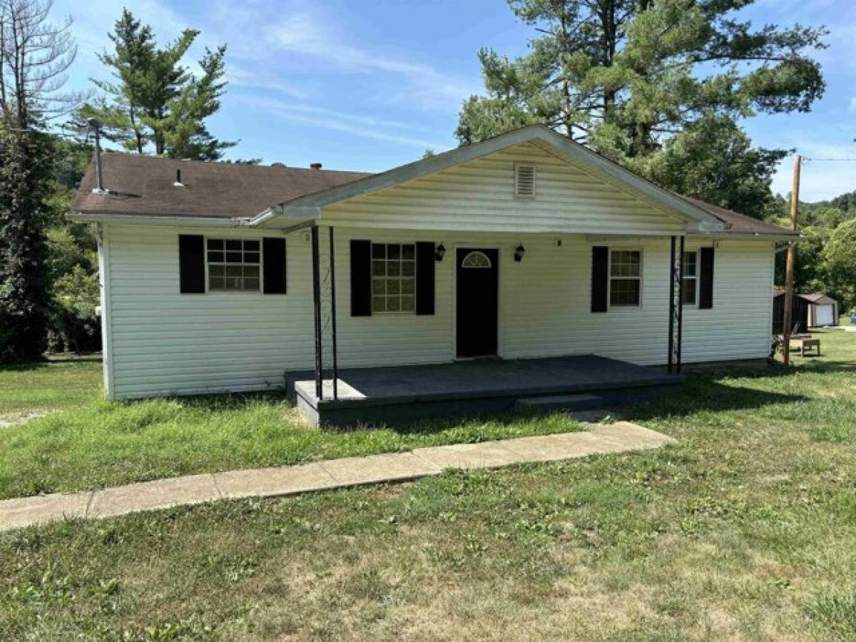 Picture of Home For Sale in Catlettsburg, Kentucky, United States