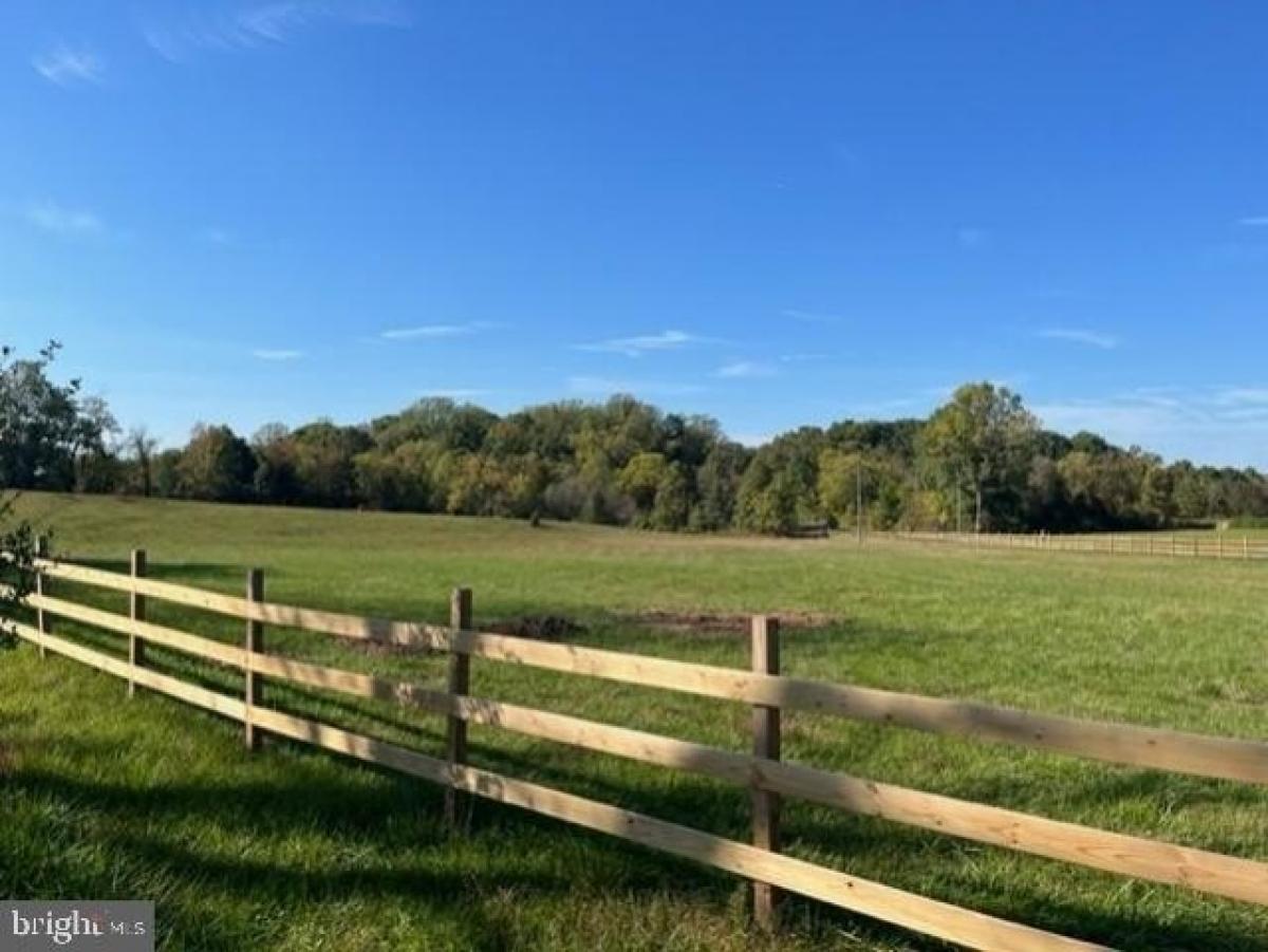 Picture of Residential Land For Rent in Warrenton, Virginia, United States