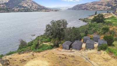 Home For Sale in Lyle, Washington