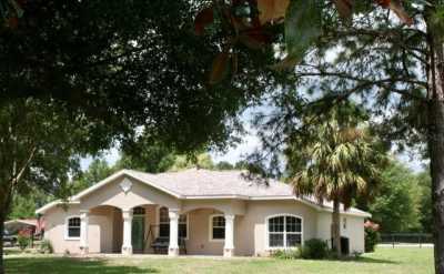 Home For Sale in Morriston, Florida