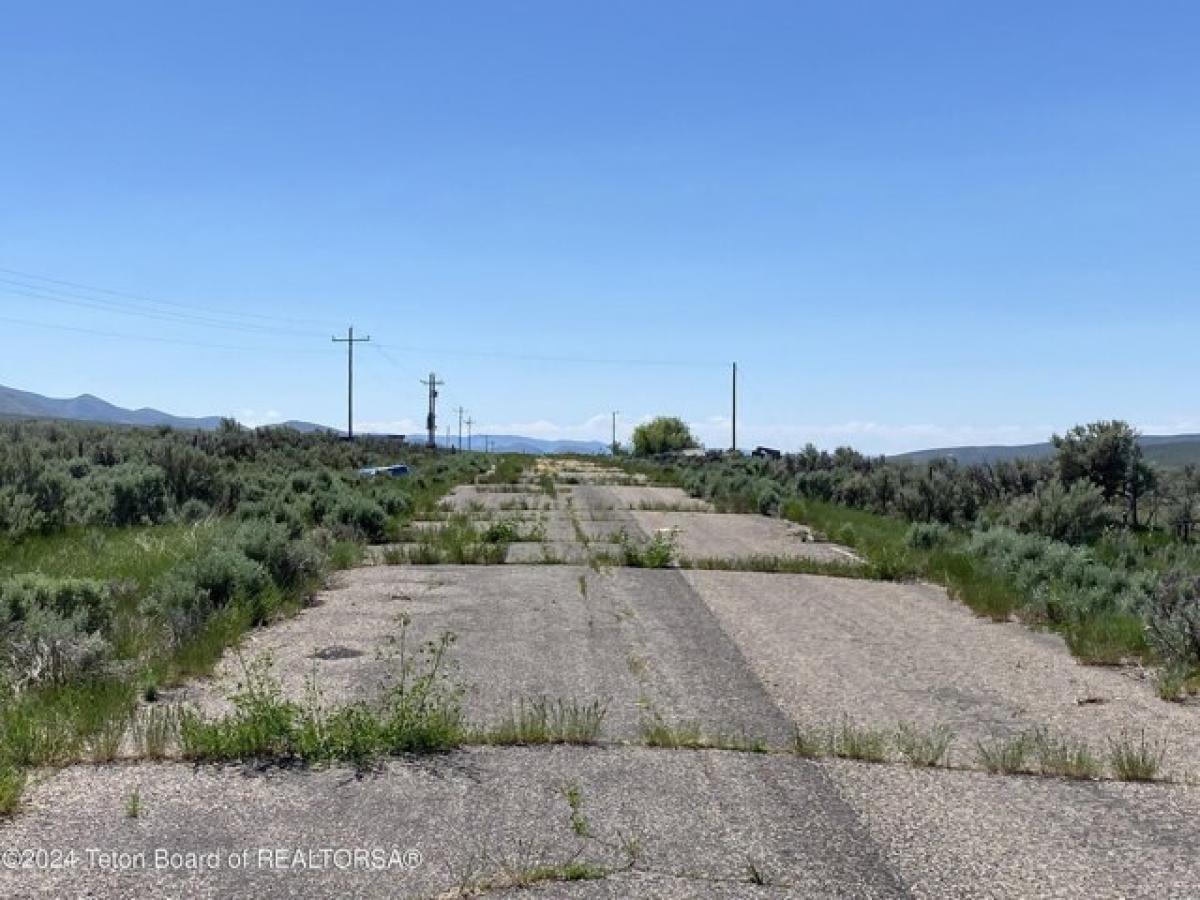 Picture of Home For Sale in Cokeville, Wyoming, United States