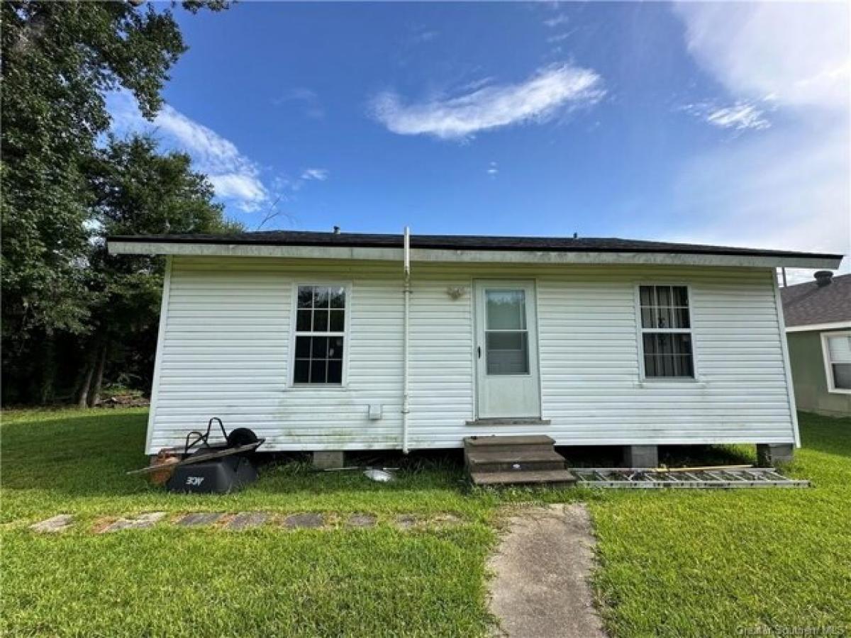 Picture of Home For Sale in Westlake, Louisiana, United States