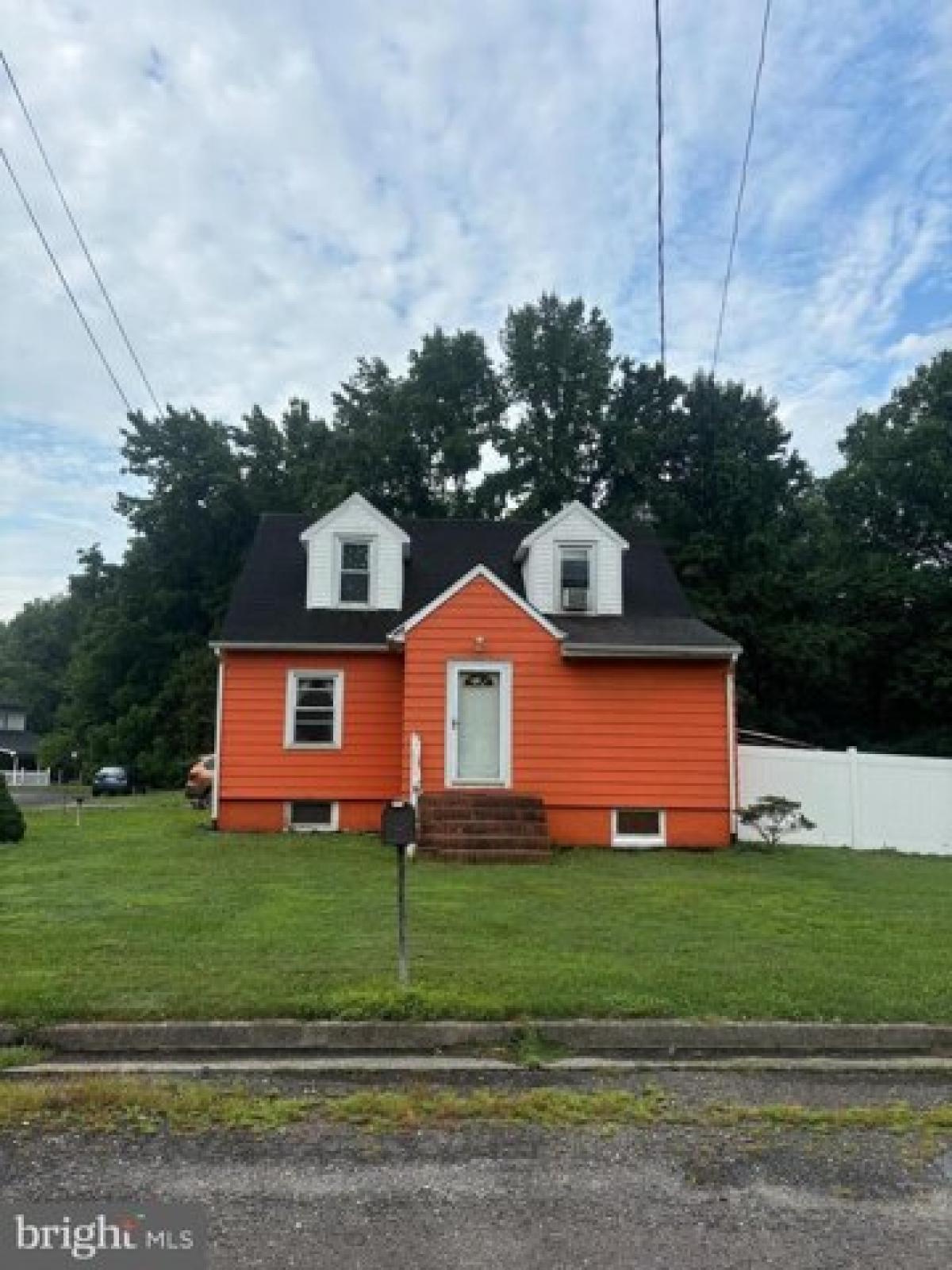 Picture of Home For Sale in Pennsville, New Jersey, United States