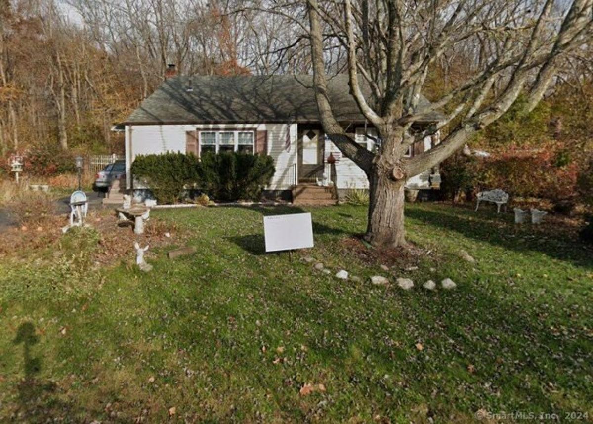 Picture of Home For Sale in East Hartford, Connecticut, United States