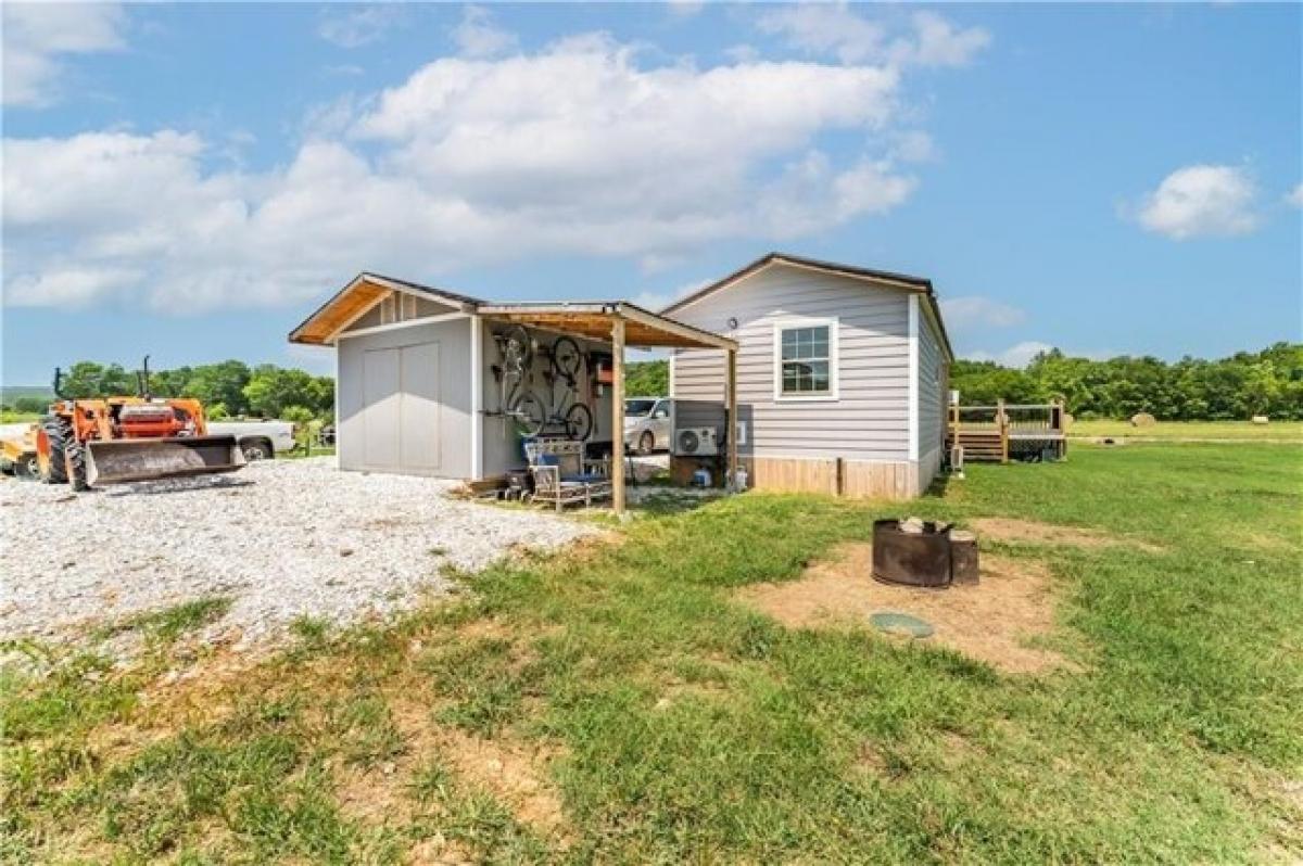 Picture of Home For Sale in Prairie Grove, Arkansas, United States