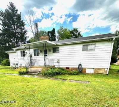 Home For Sale in Tyrone, Pennsylvania