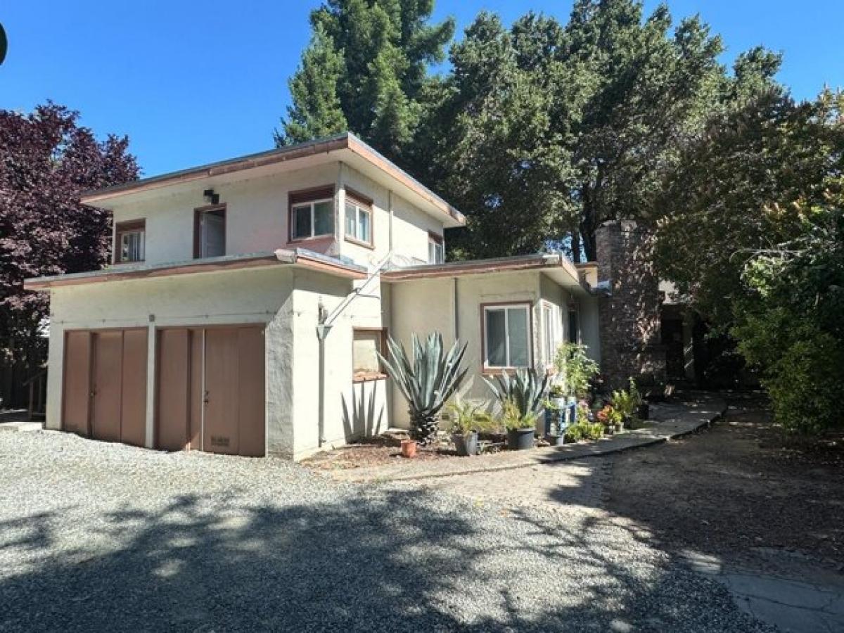 Picture of Home For Sale in East Palo Alto, California, United States