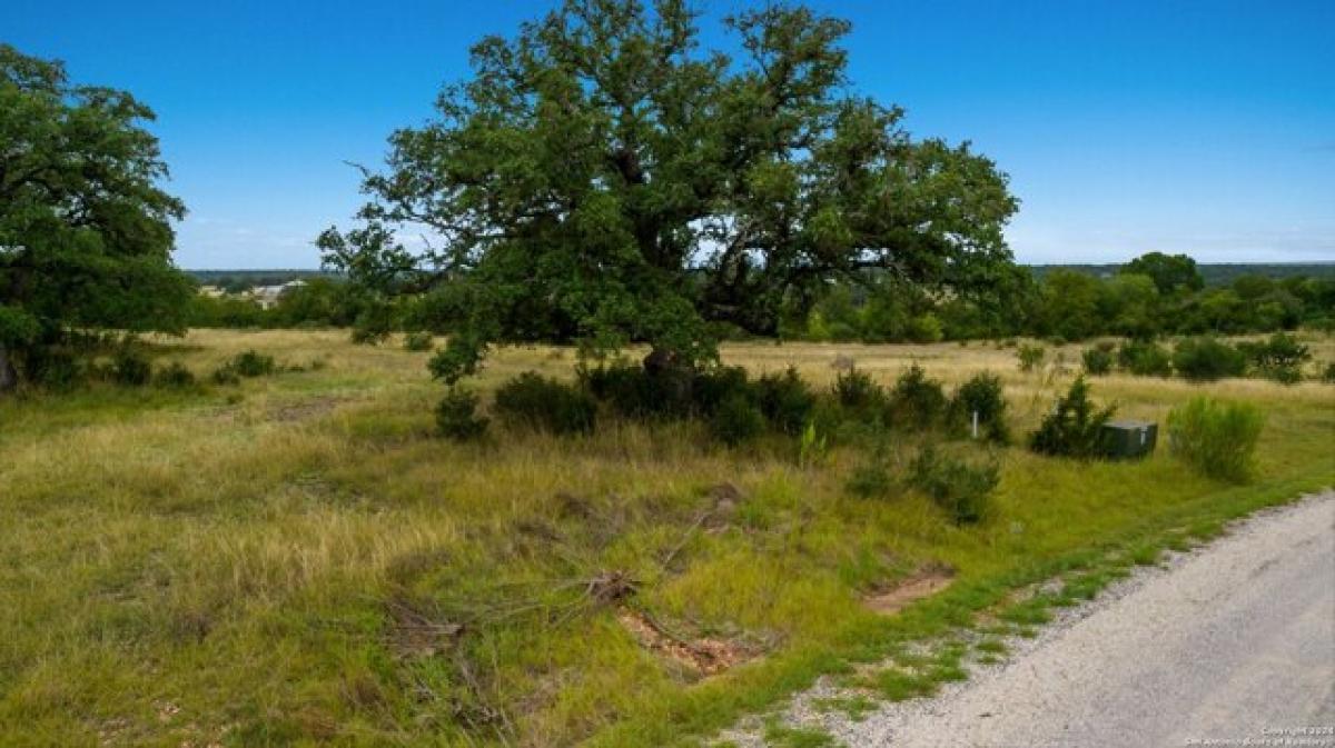 Picture of Residential Land For Sale in Bandera, Texas, United States