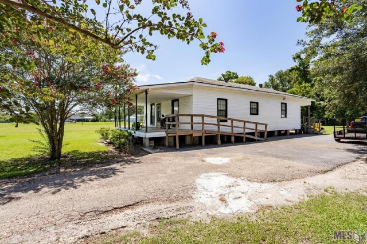 Picture of Home For Sale in Plaquemine, Louisiana, United States