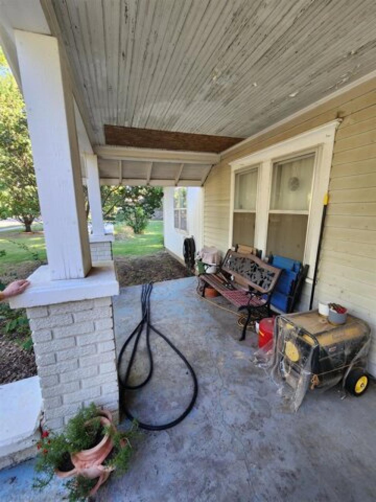 Picture of Home For Sale in Burden, Kansas, United States