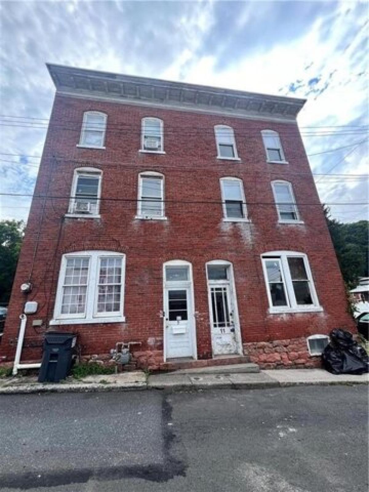 Picture of Home For Sale in Pottsville, Pennsylvania, United States