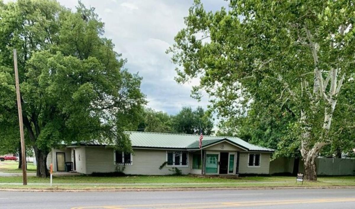 Picture of Home For Sale in Tishomingo, Oklahoma, United States