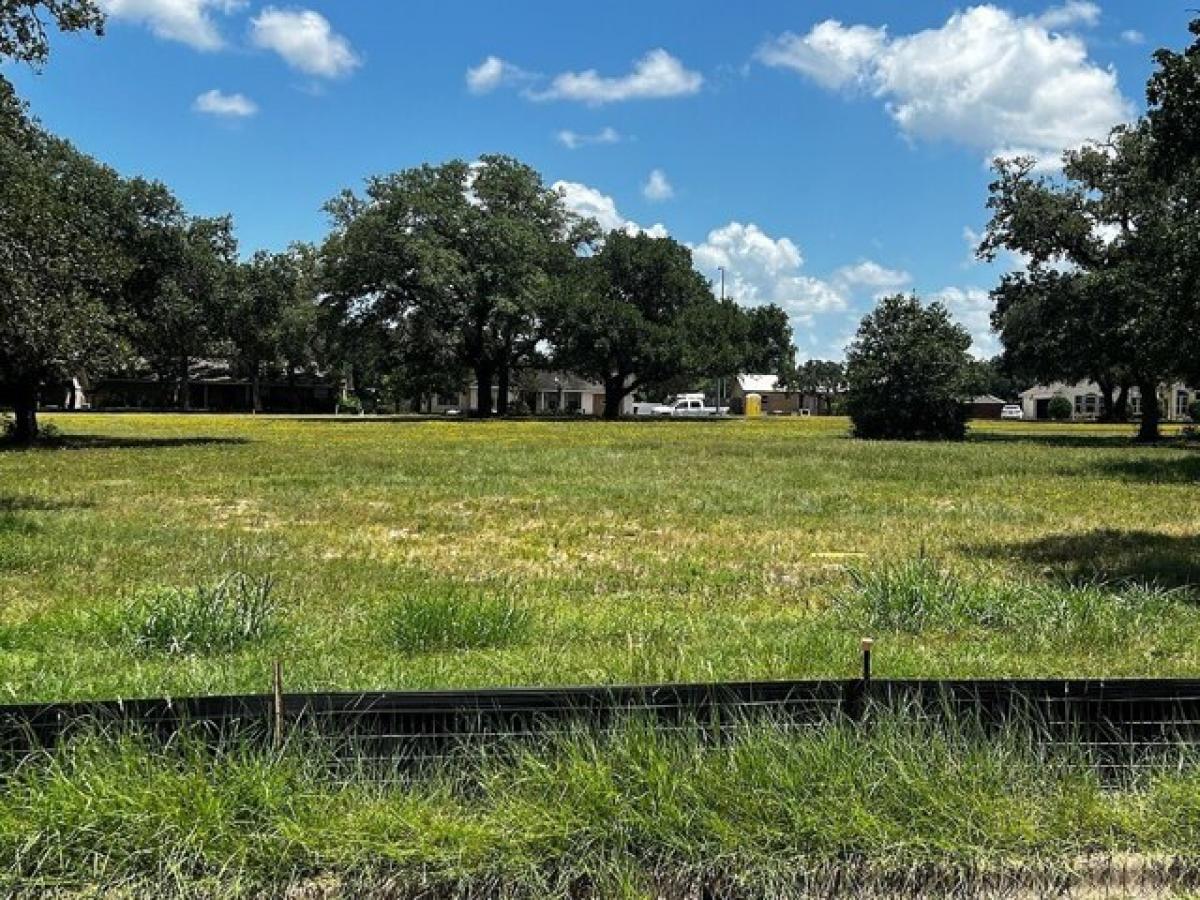 Picture of Residential Land For Sale in La Grange, Texas, United States